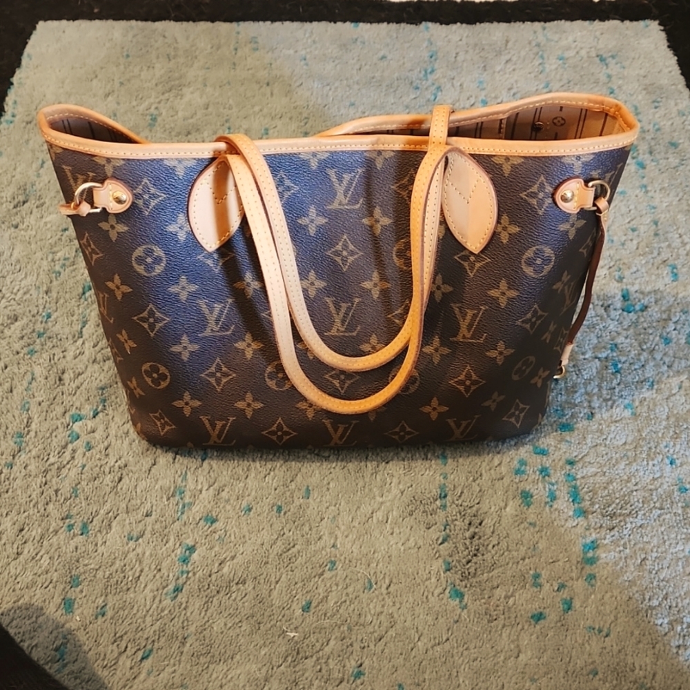 Louis Vuitton Neverfull PM